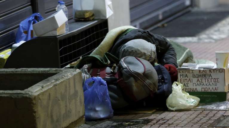 Θερμαινόμενο χώρο για το ψύχος άνοιξε ο Δήμος Αθηναίων