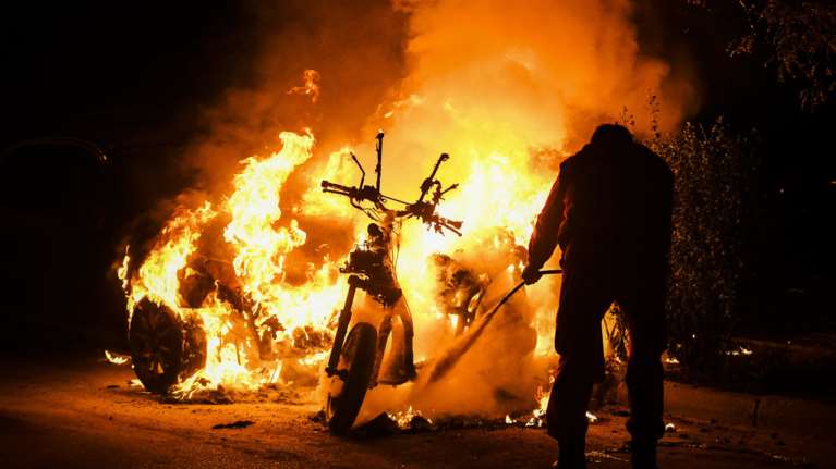 Επεισόδια έξω από το ΣΕΦ πριν τον αγώνα Ολυμπιακός-Μπουντούσνοστ