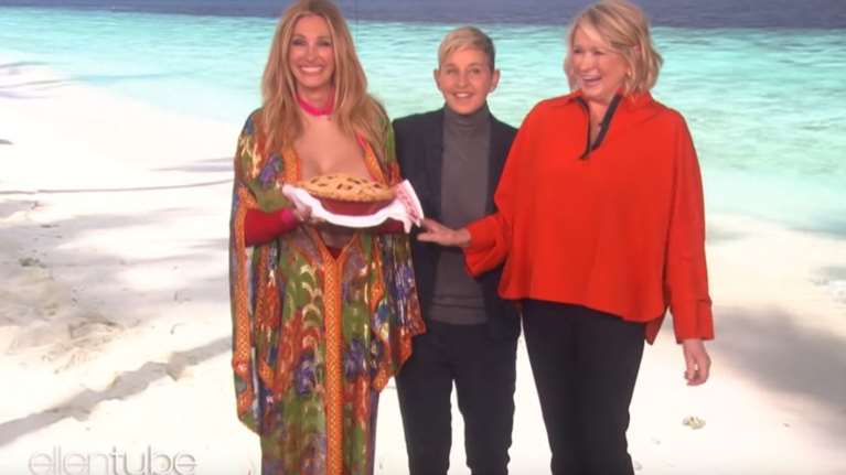 Τζούλια Ρόμπερτς:Εγινε...τεράστια για να μαζέψει followers αλα Καρντάσιαν