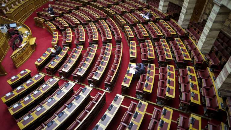 Άμεσα στη Βουλή το νομοσχέδιο για τη μη περικοπή των συντάξεων
