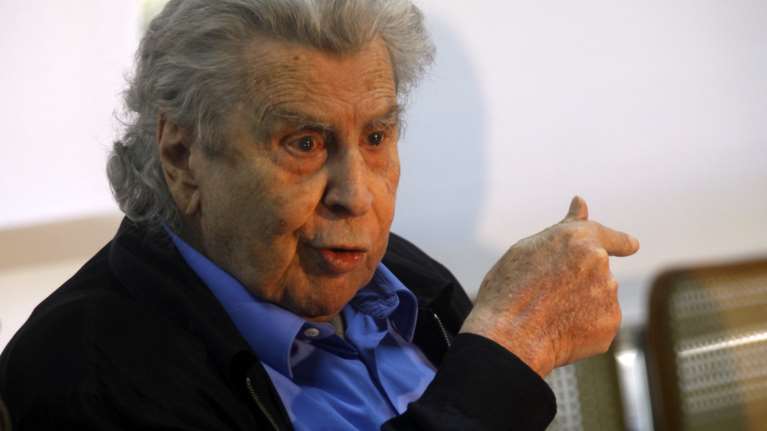 Ο Μίκης καταγγέλει: Το έργο μου είναι υπό διωγμό από τη Λυρική Σκηνή