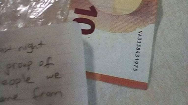 Μετανάστες πήραν ξύλα για να ζεσταθούν και άφησαν 10 ευρώ