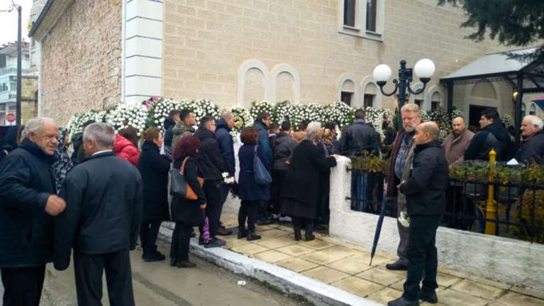 Διδυμότειχο: Ράγισαν καρδιές στην κηδεία της 21χρονης