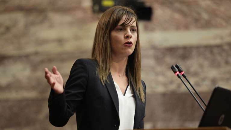 Αχτσιόγλου: Η ακύρωση της περικοπής συντάξεων εκθέτει τη ΝΔ