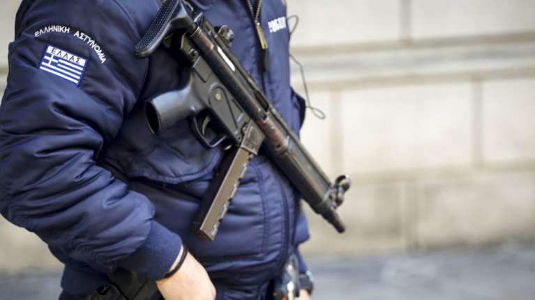 Ειδικοί φρουροί: Θα δείτε «μπλε γιλέκα» για τα αναδρομικά