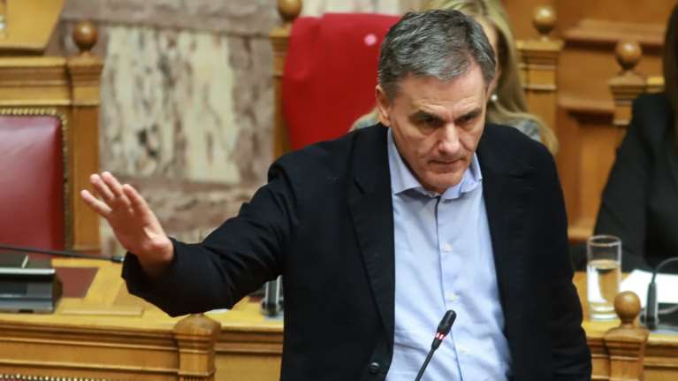 Βουλή: «Πολεμικό» κλίμα μετά την αντιπαράθεση Τσίπρα-Μητσοτάκη