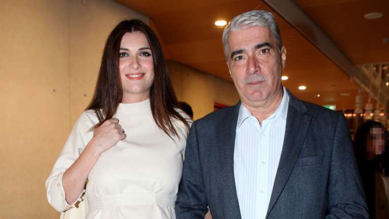 Ο Σίμος Κεδίκογλου έγινε πατέρας-Η πρώτη τρυφερή φωτογραφία μητέρας & μωρού