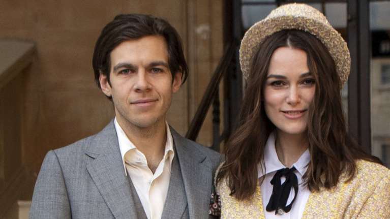 Πώς ο σύζυγος της Κίρα Νάιτλι έσπασε το πρωτόκολλο στο Παλάτι