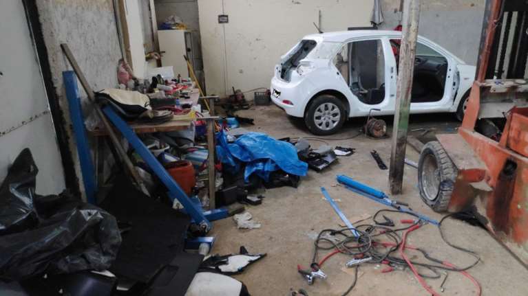 Πώς δρούσε η σπείρα που έκλεβε ΙΧ και τα έκανε ανταλλακτικά [φωτογραφίες]