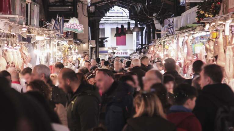 Περισσότεροι έλεγχοι παντού στην αγορά ακόμη και για κάπνισμα