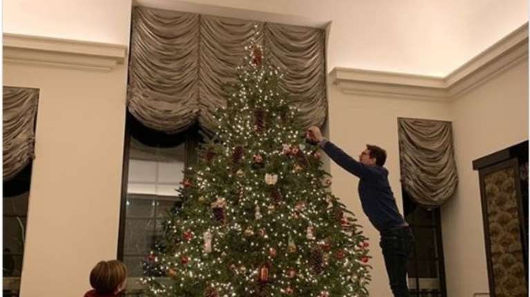 To επικό δέντρο της Μαρί Σαντάλ και του Παύλου στο Λονδίνο