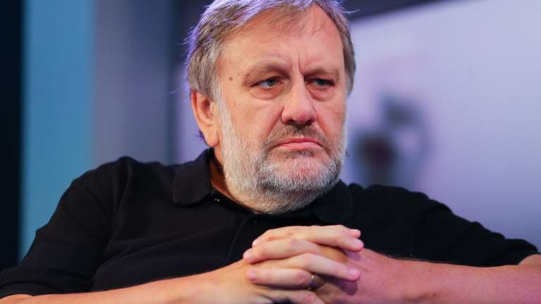 Σλάβοϊ Ζίζεκ: Οι άνθρωποι είναι ναρκωμένοι, να τους ξυπνήσουμε