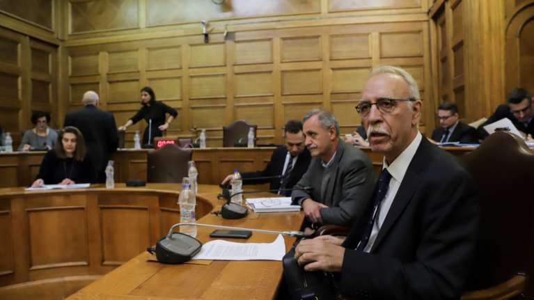 Αντιπαράθεση για το κατεπείγον νομοσχέδιο του προσφυγικού