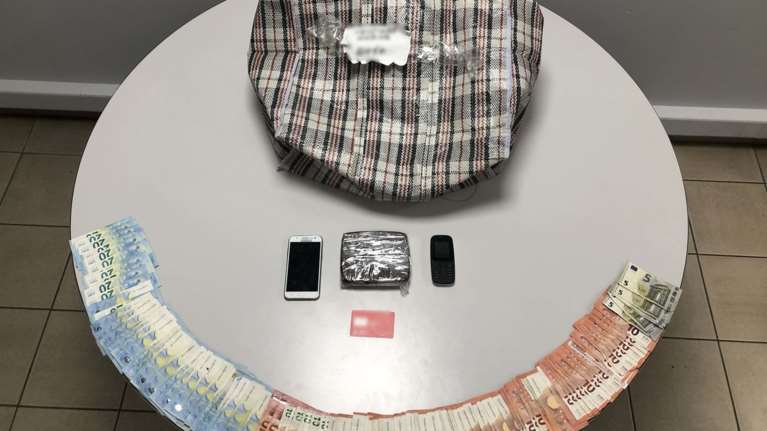 Θεσσαλονίκη: Γιαγιά και εγγονή έστησαν οικογενειακό «καρτέλ»