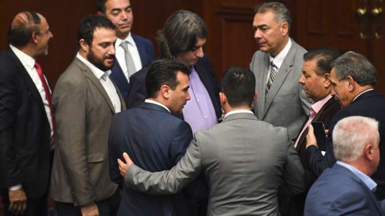 ΠΓΔΜ: Τροπολογίες επί των τροπολογιών-Τι προτείνουν βουλευτές