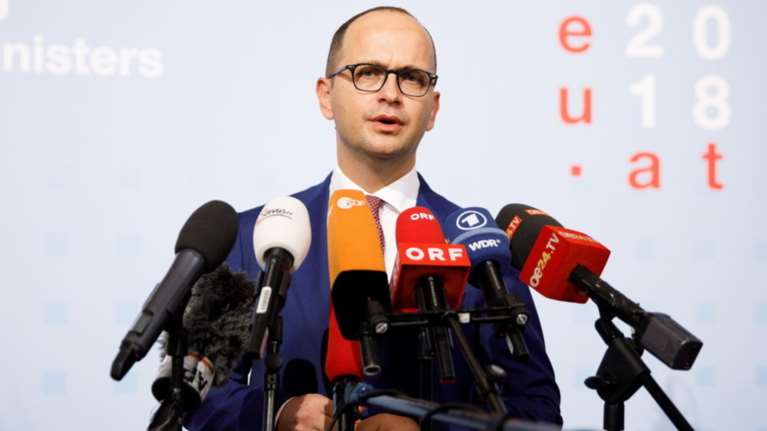 Αλβανός ΥΠΕΞ: Τα σπίτια των Ελλήνων στη Χιμάρα είναι κρατικά ακίνητα