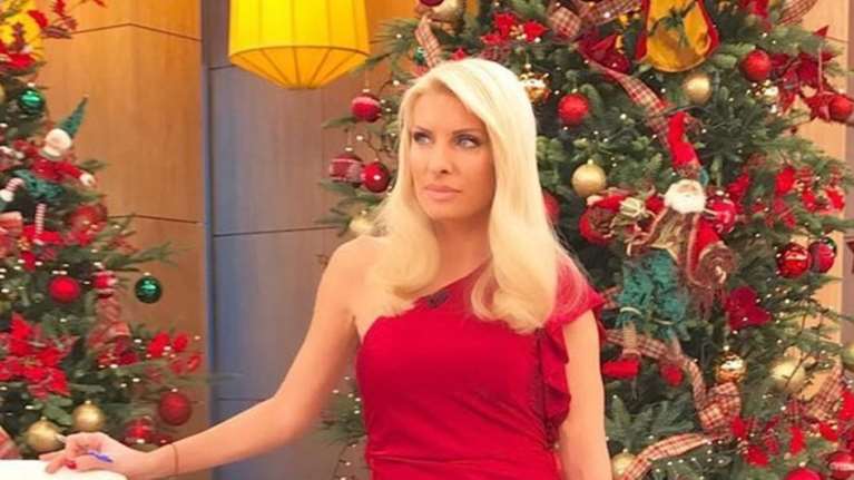 Η Μενεγάκη δείχνει την υπέροχη χριστουγεννιάτικη διακόσμηση του σπιτιού της