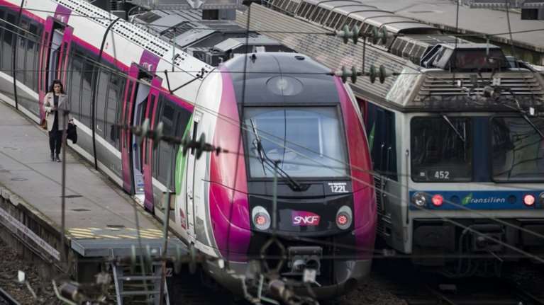 Οι γαλλικοί σιδηρόδρομοι κόβουν πάνω από 2.000 θέσεις εργασίας το 2019