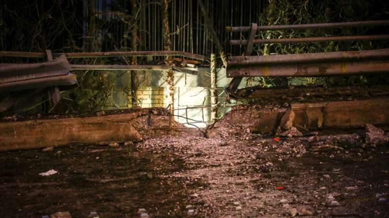 Ομάδα Λαικών Αγωνιστών «δείχνει» η βόμβα σε ΣΚΑΙ - Καθημερινή