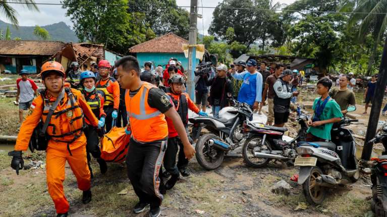 Ινδονησία: 373 οι νεκροί-Συγκλονιστικές μαρτυρίες επιζώντων