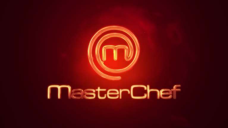 Παίκτες του ελληνικου MasterChef φωτογραφήθηκαν γυμνοί για καλό σκοπό