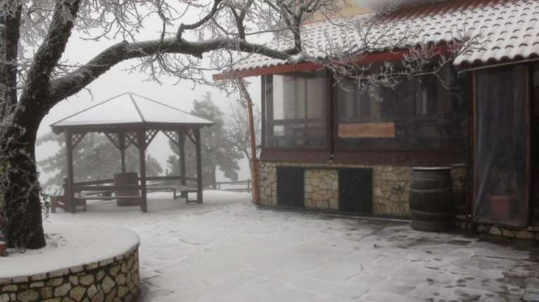 Το έστρωσε στην Πάρνηθα - βίντεο από το Μπάφι