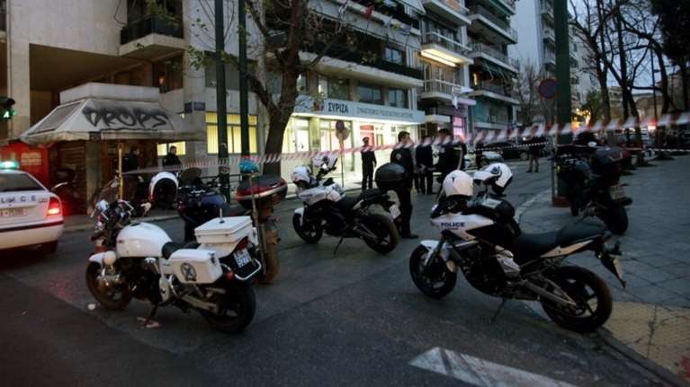 Λήξη συναγερμού στην Κουμουνδούρου - Power bank το &quot;ύποπτο δέμα&quot;