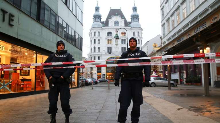 Βιέννη: Επίθεση με 5 μοναχούς τραυματίες μέσα σε εκκλησία