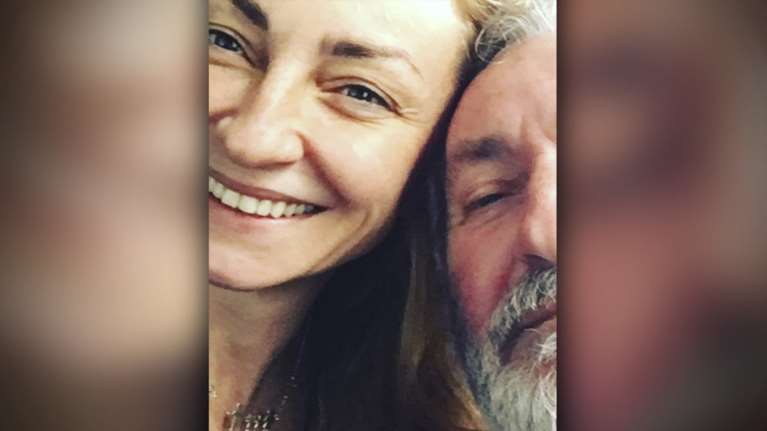 Συγκινεί η Ρούλα Ρέβη: το γράμμα &amp; η &quot;συγγνώμη&quot; στον πατέρα της που &quot;έφυγε&quot;