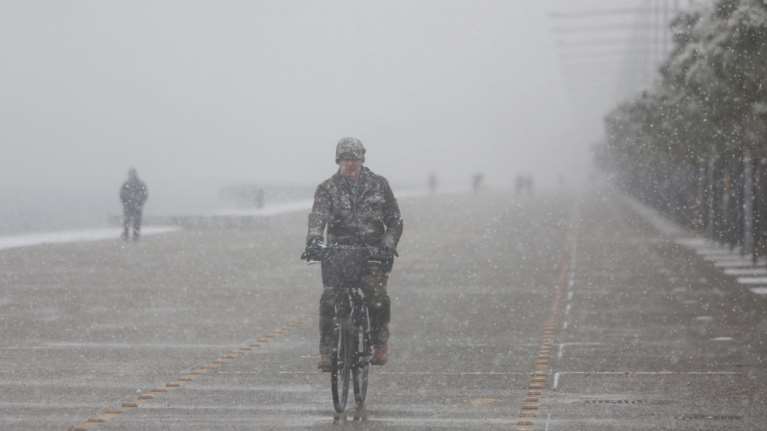 Χωρίς αστικά λεωφορεία η Θεσσαλονίκη - παγοδρόμια οι δρόμοι