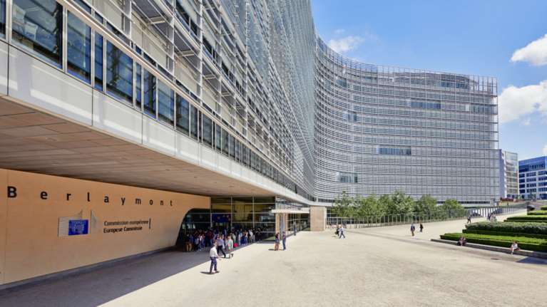 Κομισιον: Διασφαλισμένη η θέση της Ελλάδας στην Ευρωζώνη