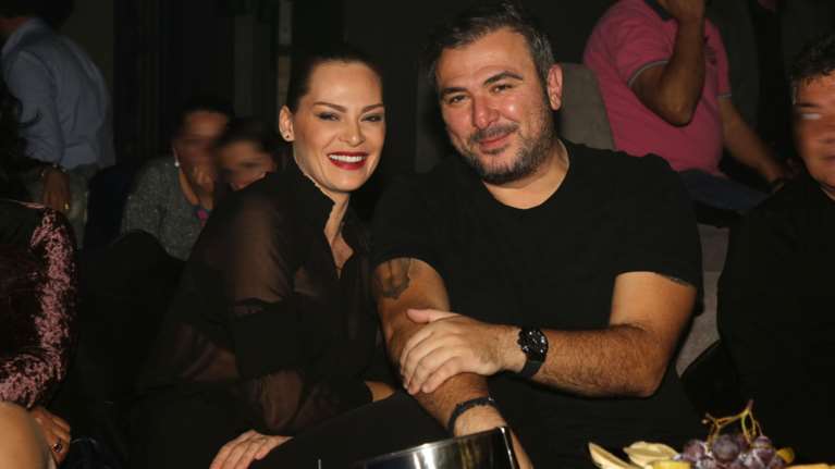 Ρέμος - Μπόσνιακ: Οι αδημοσίευτες γαμήλιες φωτογραφίες &amp; η πριγκίπισσά τους