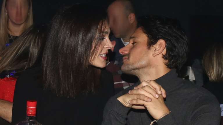 Τριανταφυλλίδου - Βλάχος: Κρίση ήταν και πέρασε - καυτά φιλιά σε νέα έξοδο