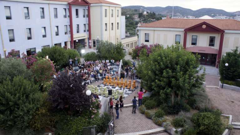 Παραδόθηκε στο Χημείο η άγνωστη σκόνη από τη Μυτιλήνη