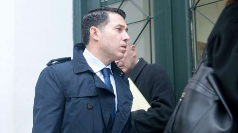 Απαγόρευση εξόδου από τη χώρα για τον Νίκο Μανιαδάκη