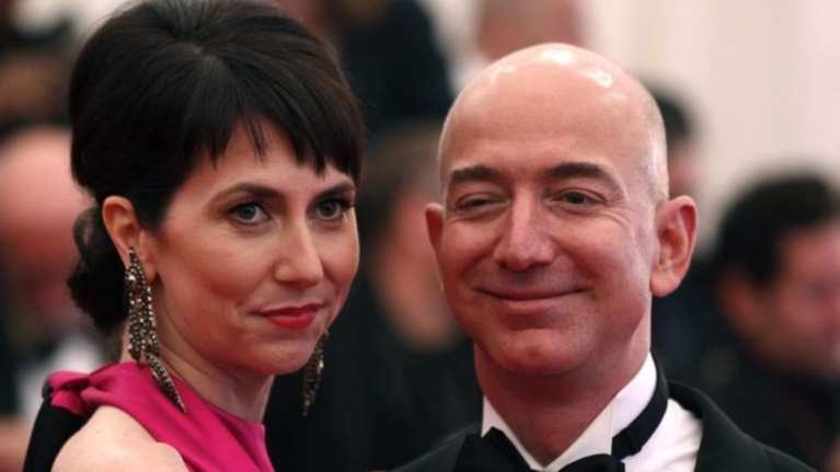 Μπέζος Vs Σάντσεζ:Η σύζυγος έμαθε για τη ερωμένη λίγο πριν το Thanskgiving