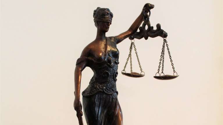 Ένωση Εισαγγελέων σε Άδωνι: Άγνοια αν όχι ασέβεια