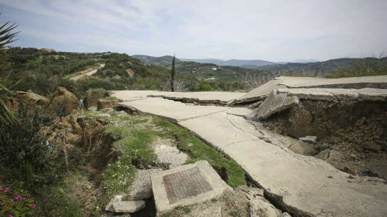 Κατολίσθηση κοντά στο Μέγα Σπήλαιο