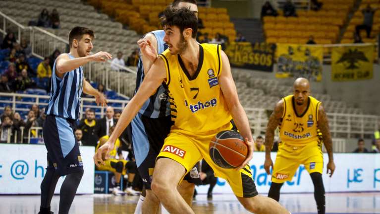 Ξέσπασε στον Κολοσσό η ΑΕΚ