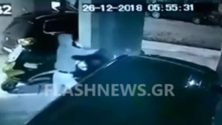 Νεαρός επιτέθηκε και έδειρε γυναίκα στα Χανιά (βίντεο)