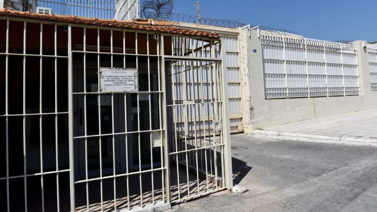 Δολοφονία στον Κορυδαλλό: Τον σκότωσε για τις παντόφλες