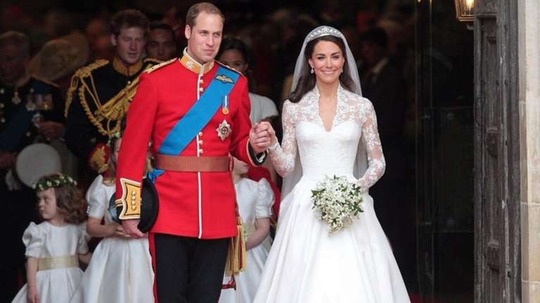 Τα 15 ακριβότερα νυφικά όλων των εποχών που φόρεσαν διάσημες