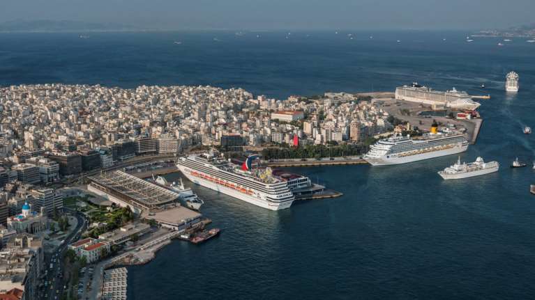 Κανονικά εκτελούνται από τις 12:00 τα δρομολόγια των πλοίων