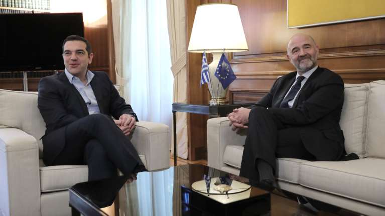 Τσίπρας σε Μοσκοβισί: Θα ξεπεράσουμε και τις πολιτικές δυσκολίες