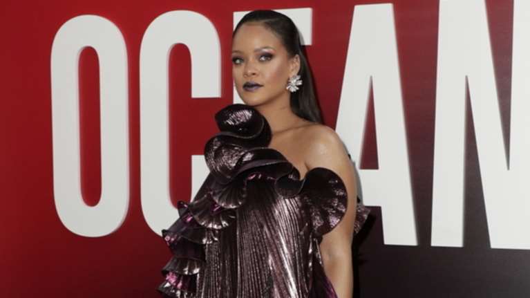 Η Ριάνα δεν αστειεύεται: έκανε μήνυση στον πατέρα της!