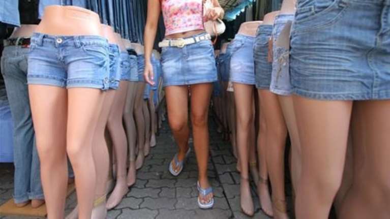 Βρετανία: Δύο χρόνια φυλακή σε όποιον βγάζει φωτογραφίες κάτω από φούστες