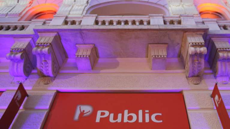 Τι τρέχει στο Public τον Ιανουάριο;