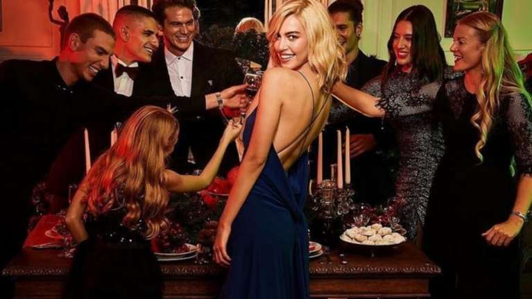 Η Χριστοπούλου άλλαξε ξανά τo look της Εβελίνας -Τέλος το ξανθό μαλλί