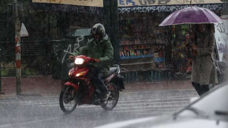 Βροχές και νεφώσεις σε όλη τη χώρα το Σάββατο