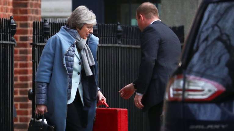 Εμμένει στις αξιώσεις της η Τερέζα Μέι κατά τις συνομιλίες με ηγέτες της ΕΕ